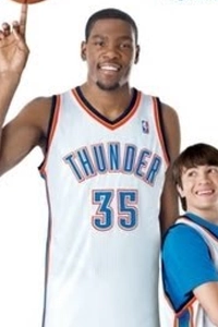 Review Siêu Sao Bóng Rổ (2012): Màn Hoán Đổi Kỹ Năng 